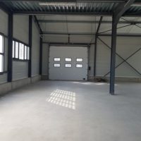 batiment industriel porte espace